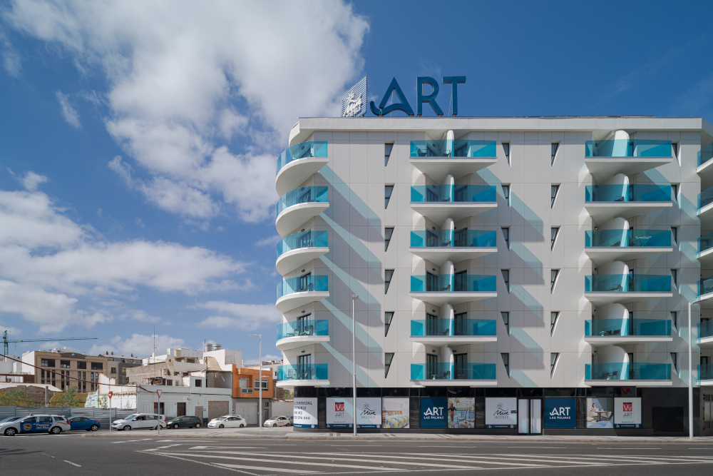 Seducción y elegancia hecha fachada en los apartamentos Art Las Palmas